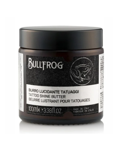 Die Tattoo Shine Butter ist ein zu 99% pflanzliches Balsam, dass Tattoos glänzender macht und dank des glänzenden Finishs das Design und die Farben besser zur Geltung bringt. Die Creme enthält 50% Sheabutter. Die Formel hydratisiert, nährt und macht tätow