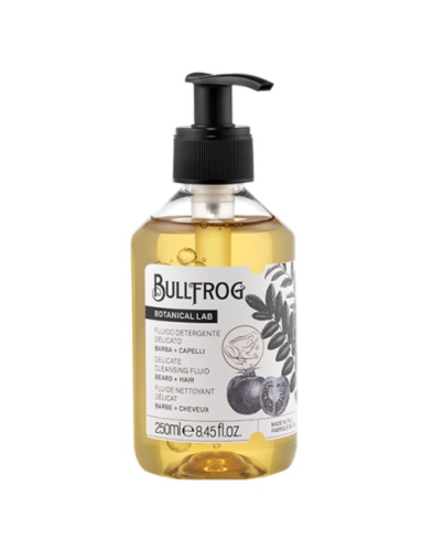 Ein flüssiges Shampoo für Haar und Bart, das das Gleichgewicht der Haut wiederherstellt. Seine Eigenschaften und Wirkstoffe sind speziell zur Behandlung von Fällen von Empfindlichkeit und Reizung der Kopfhaut und Haut oder zum besonders häufigen Waschen b