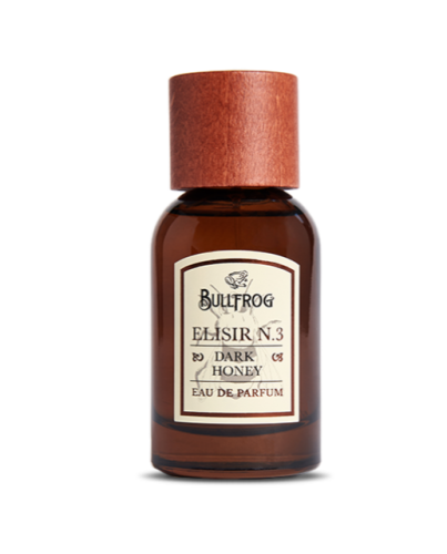 Elisir N°3 Dark Honey ist ein Duft, der von den pharmazeutischen Traditionen des späten 17. Jahrhunderts inspiriert wurde, die die Erben eines ebenso dramaturgischen wie obskuren Wissens über Gifte sind. 