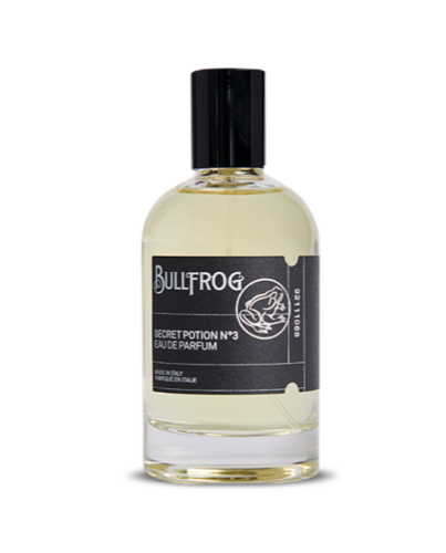 Gewagtes und markantes parfümiertes Wasser der berühmten italienischen Friseure - diesmal durch abenteuerliche Expeditionen inspiriert. Der genaue Duft und die Zusammensetzung ist gleich wie bei den anderen Bullfrog Düften, ein streng gehütetes Geheimnis.