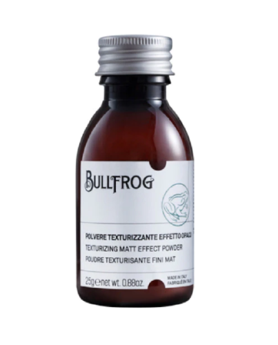 Eine innovative Formel, die die gleichen Styling-Eigenschaften wie eine matte Paste aufweist und den Vorteil hat, dass sie ein noch einfacheres Produkt ist, schneller zu verwenden ist und keine Spuren im Haar hinterlässt.