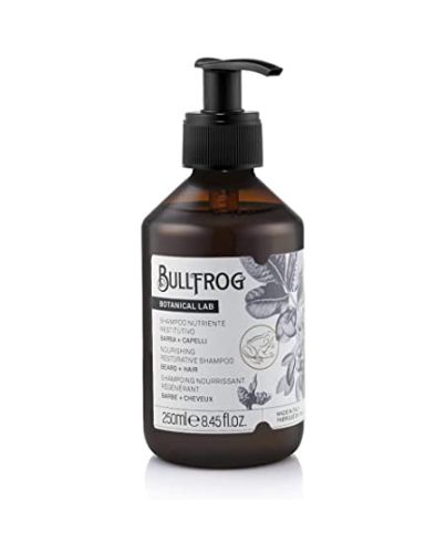 Ein ideales Shampoo für Bart und Haar. Die feuchtigkeitsspendenden und revitalisierenden Eigenschaften der in der Formulierung enthaltenen pflanzlichen Wirkstoffe machen es zu einem speziellen Produkt für die Anwendung bei trockenem Haar / Bart. Das trock