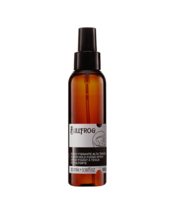Basierend auf den Erfahrungen der Bullfrog Barbiere, eignet sich Bullfrog Super Hold Fixing Spray ideal als Abschluss für strukturierte und präzise Frisuren und kann in Kombination mit den BULLFROG Pomaden verwendet werden.
