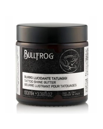 Die Tattoo Shine Butter ist ein zu 99% pflanzliches Balsam, dass Tattoos glänzender macht und dank des glänzenden Finishs das Design und die Farben besser zur Geltung bringt. Die Creme enthält 50% Sheabutter. Die Formel hydratisiert, nährt und macht tätow